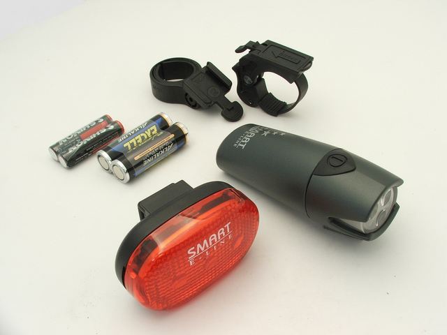 Kerékpár világítás garnitúra LED-es LS-039 Kerékpár világítás garnitúra LED-es LS-039
